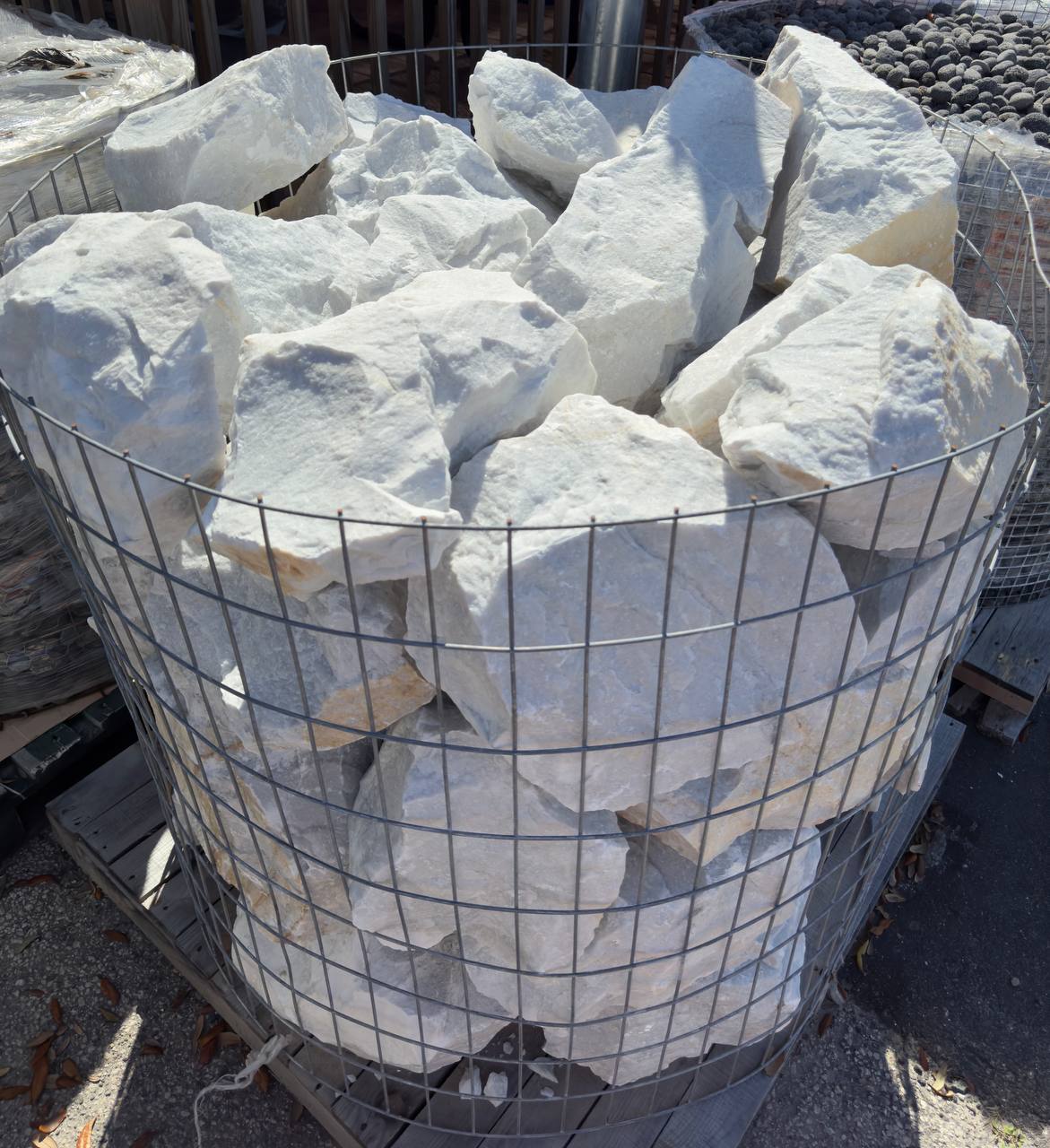 SNOW WHITE MARBLE ROCKS (per pallet)