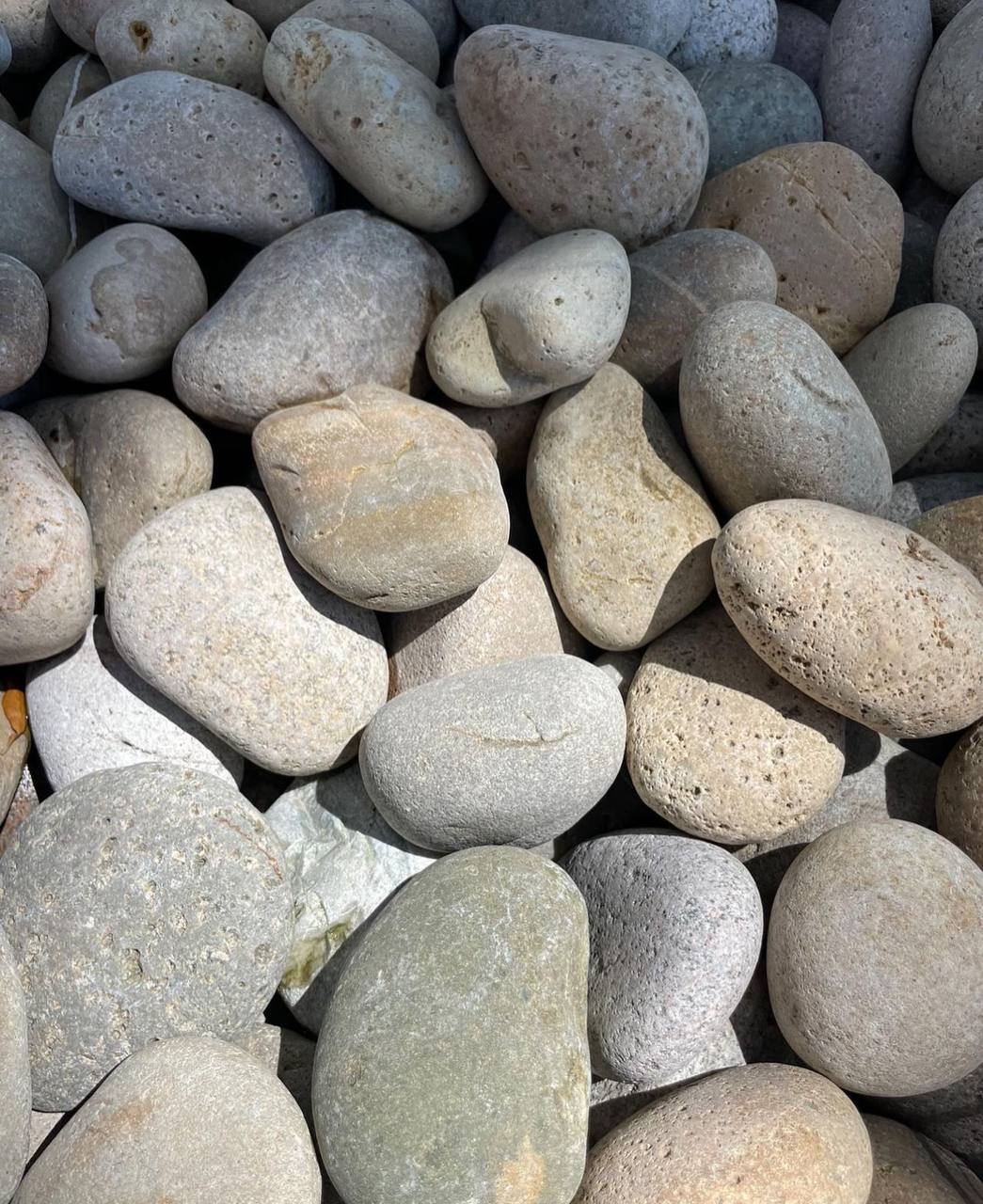BUFF MEXICAN BEACH PEBBLES (40lbs bag)