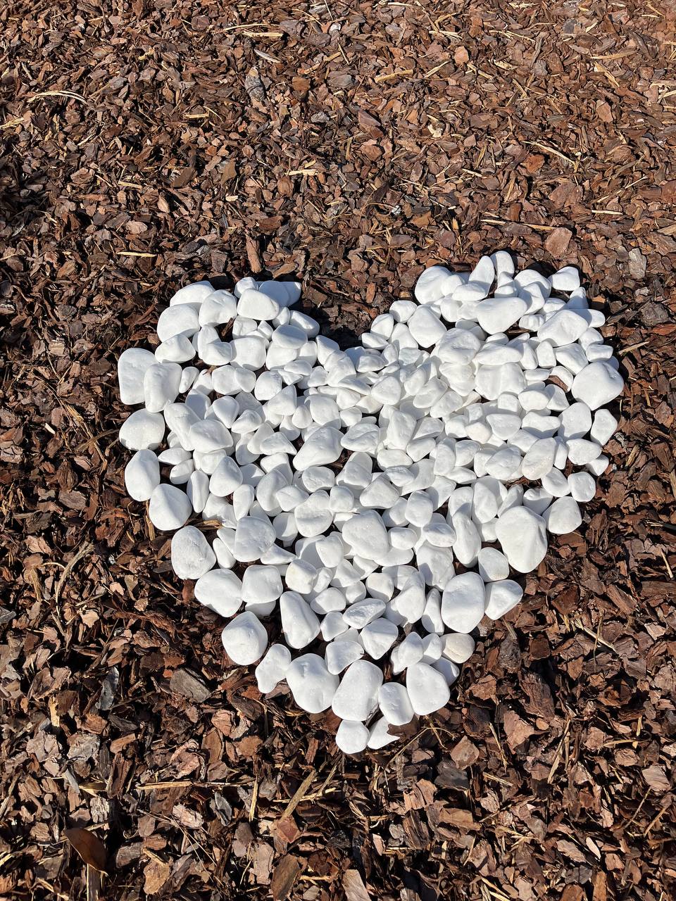 SNOW WHITE MARBLE PEBBLES (40lbs bag)