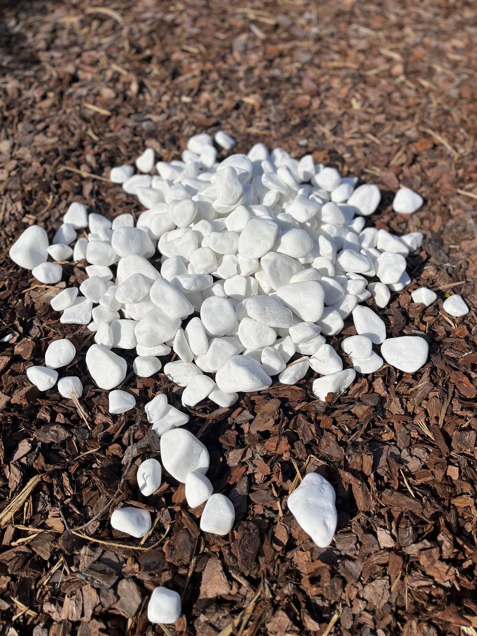 SNOW WHITE MARBLE PEBBLES (40lbs bag)